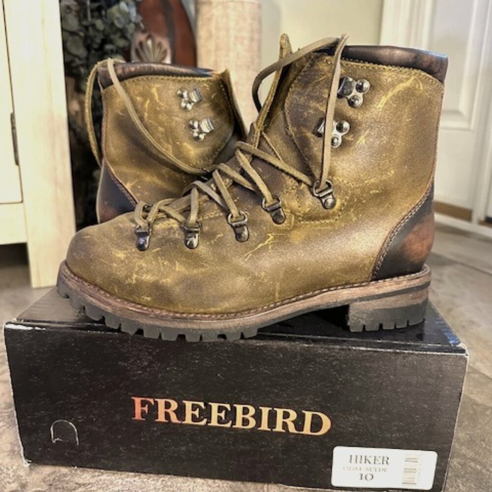 Freebird Hiker Olive Suede sz10